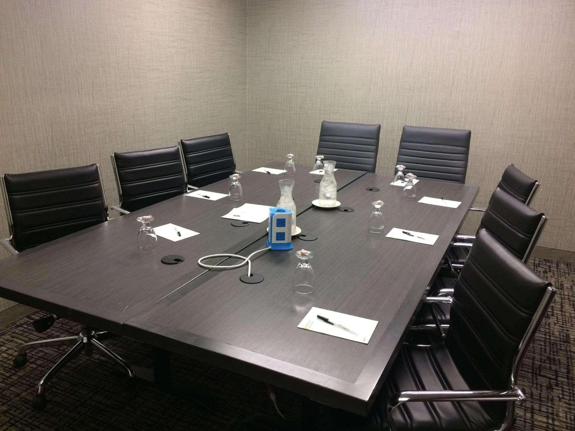 Holiday Inn Coralville - Iowa City By Ihg Εξωτερικό φωτογραφία
